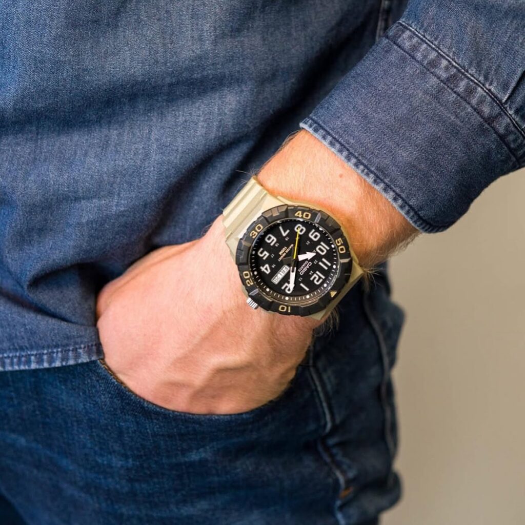 Relogio Masculino Standard Casio Bege MRW 210H 5AVDF SC