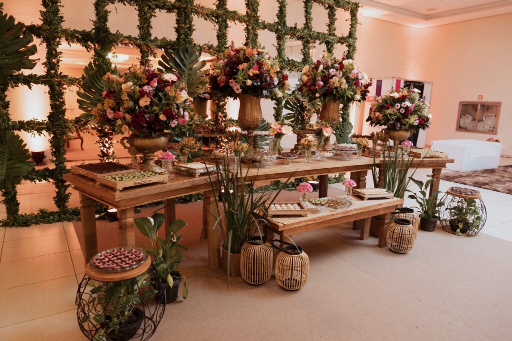 Casamento Monique e Filipe: uma linda inspiração de decoração de casamento vermelho
