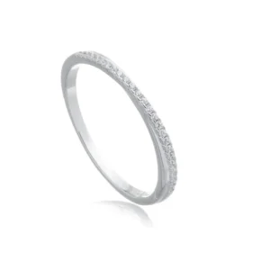 quem namora pode usar anel solitario Anel de Prata Cravejado com Zirconias AN23235