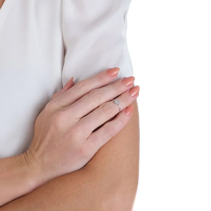 quem namora pode usar anel solitario Anel de Prata com Coracao Cravejado de Zirconias AN23213 2