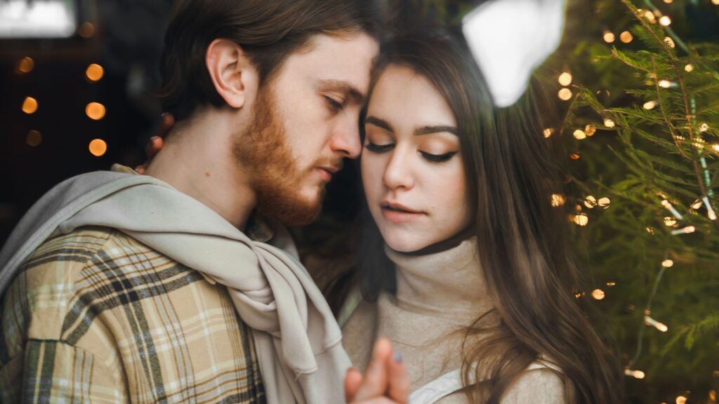 Como Fazer um Pedido de Namoro no Natal (e quais alianças combinam com esse momento) 4 como fazer um pedido de namoro no natal 3