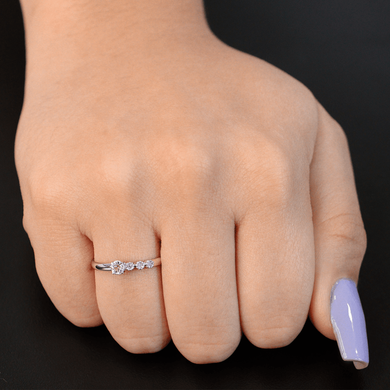 cor do ano pantone 2026 cloud dancer Anel em Ouro Branco 18K Aro Oco com Diamantes AN21934