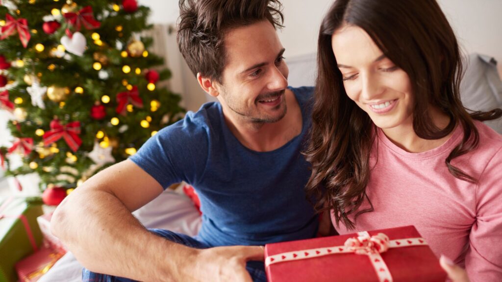 Guia Completo: Como Escolher o Primeiro Presente de Natal para a Namorada? 1 primeiro presente de natal para namorada 2