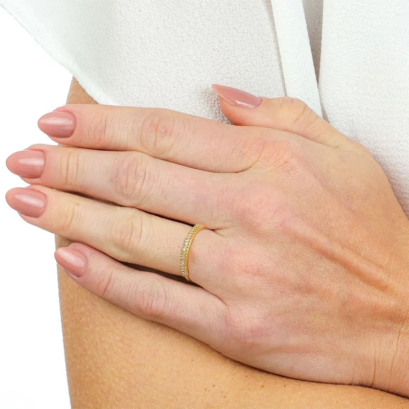 Joias Minimalistas 2026: elegância atemporal que define o estilo do dia a dia 14 joias minimalistas 2026 Anel de Ouro 18K Aparador com Zirconias AN20368 2