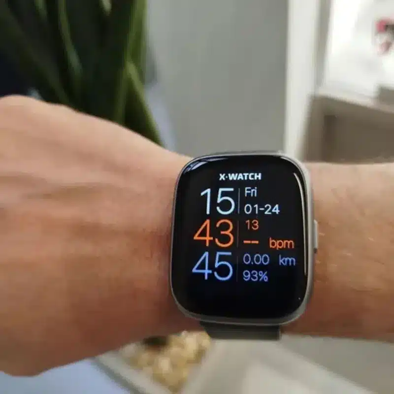 Relógios para começar o ano com estilo: Modelos Atemporais para 2026 7 relogios para comecar o ano Relogio Unissex X Watch Inteligente Preto XSWUQPI005A PXPX 1