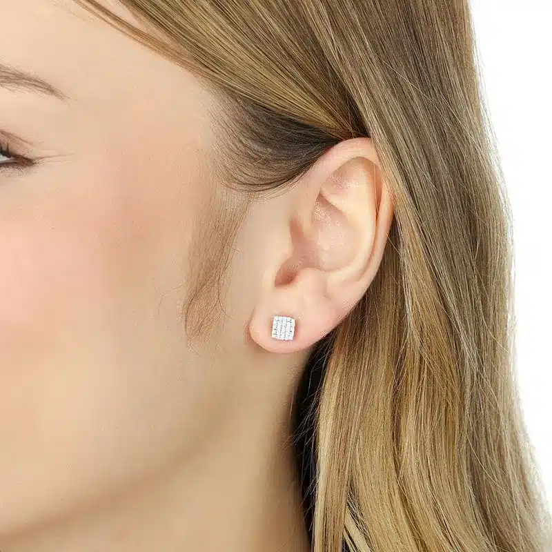 Presentes para mãe da noiva: ideias elegantes e com significado 29 Brinco de Prata Chuveiro Quadrado Cravejado com Zirconias BR25926 1