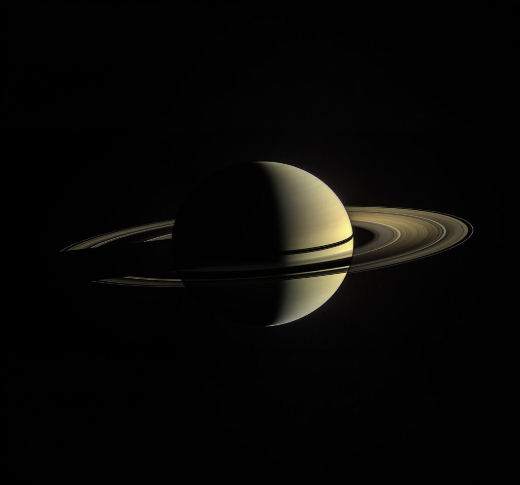 Alianças Saturno: o anel giratório inspirado em Saturno que também funciona como anel antiestresse 8 PIA12567orig
