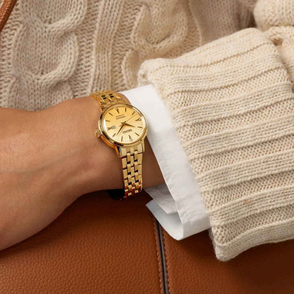 Relógio Feminino Dourado com Joias: Elegância e Sofisticação em Cada Detalhe 1 Relogio Feminino Seiko Presage Cocktail Time 4 Diamantes SRE018J1 Dourado 1 1