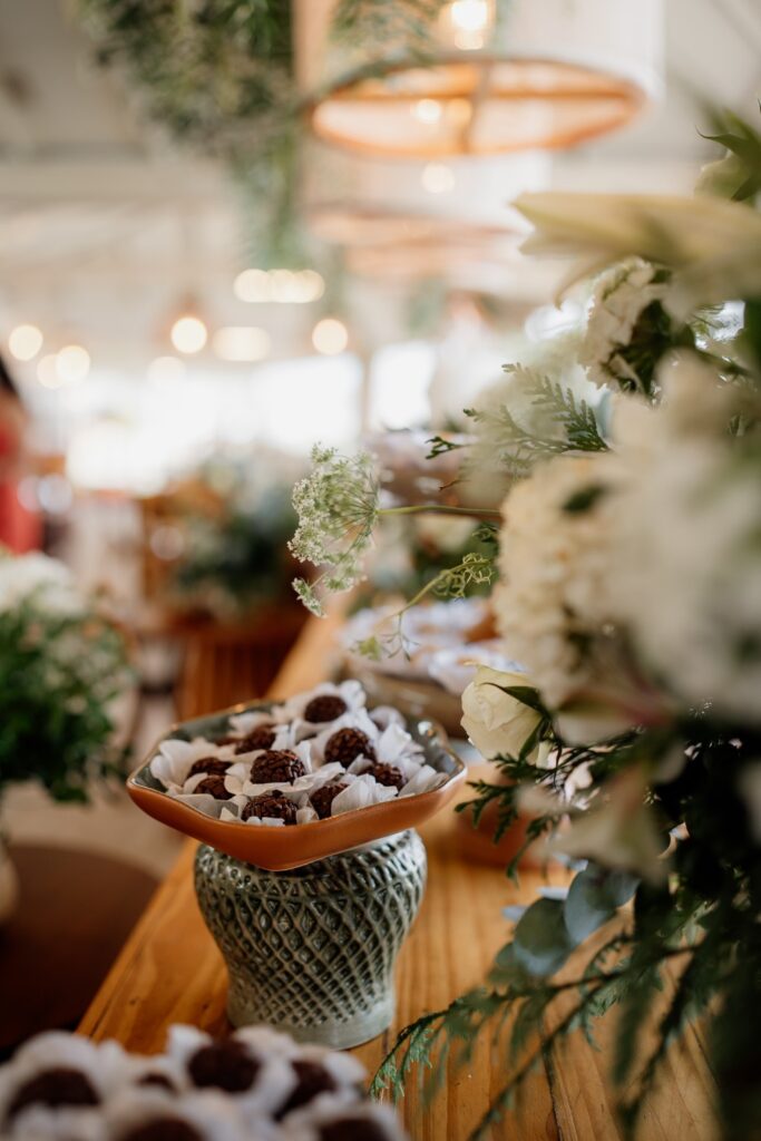 Lohanna e Nélio: um casamento na praia inesquecível com os pés na areia no Rio de Janeiro 39 casamento lohanna e nelio blog casa das aliancas 281