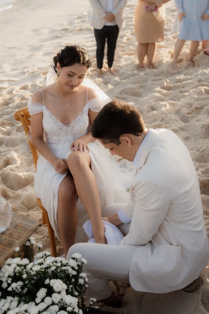 Lohanna e Nélio: um casamento na praia inesquecível com os pés na areia no Rio de Janeiro 23 casamento lohanna e nelio blog casa das aliancas 630