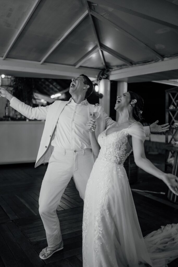 Lohanna e Nélio: um casamento na praia inesquecível com os pés na areia no Rio de Janeiro 43 casamento lohanna e nelio blog casa das aliancas 780