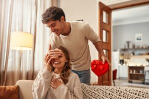 Blog Casa das Alianças | Dicas de aliança, joias, relógios e mais! 13 como fazer um pedido de namoro em casa 7